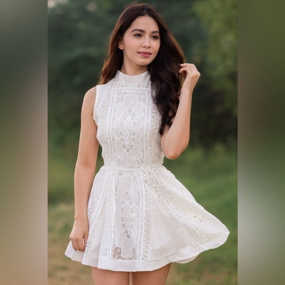 Dresses & Skirts - Size small white dress